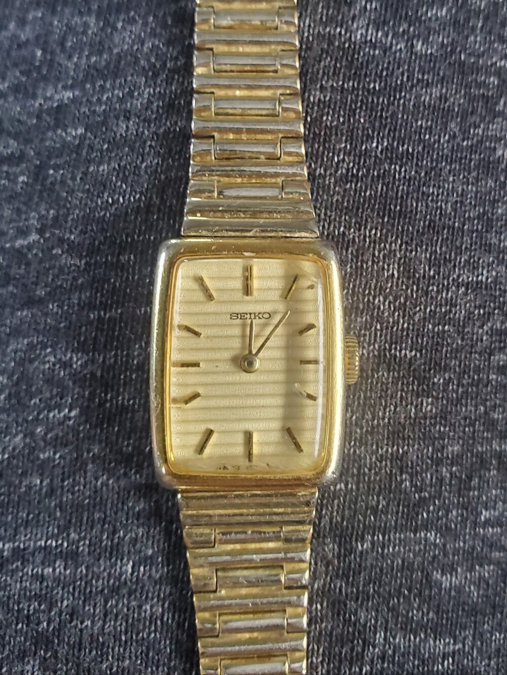 Vintage Seiko Ladies Gold Tone Watch - Untested / Needs Battery